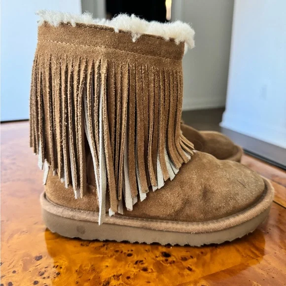 Kids Ugg Boots with fringe - Picture 4 of 7